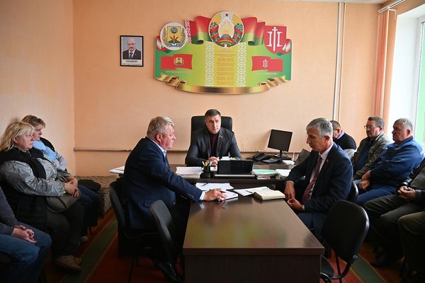 Депутат Сергей Давыдов посетил Хотимский район