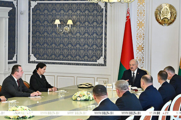 Кадровый день, грани многовекторности и откровенный разговор с премьерами. Итоги недели Президента