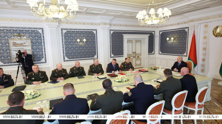 Смелый эксперимент, северная стратегия, учеба для военных и народное ополчение. Итоги недели Президента