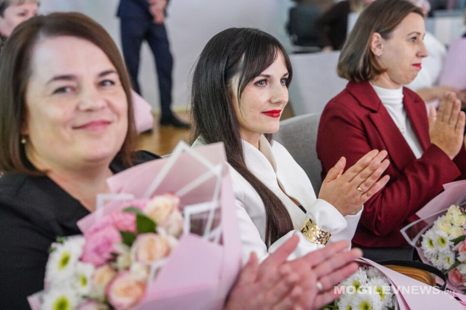 Елена Колеснева приняла участие в мероприятии, посвященном Дню матери, в Могилеве